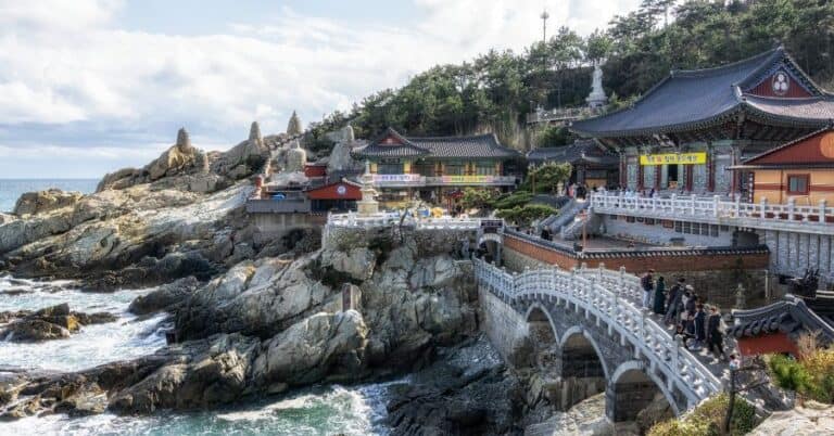 Explore the Beautiful Haedong Yonggungsa Temple 해동 용궁사 - IVisitKorea